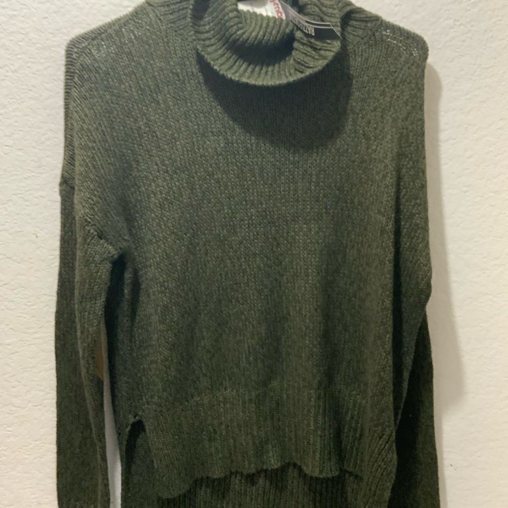 Razzle Dazzle sweater green with leather elbows New
